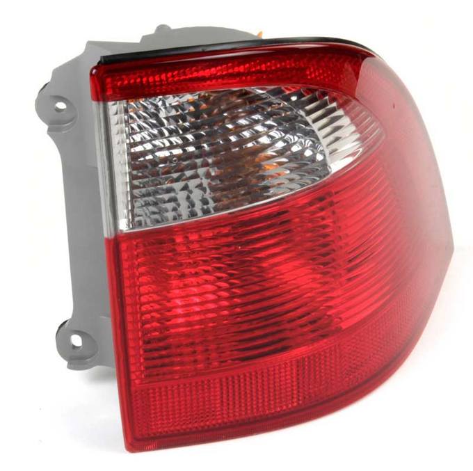 SAAB Tail Light Assembly - Passenger Side Outer 5142260